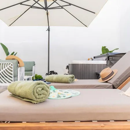 公寓 Nimar Luxury With Jacuzzi Rhodes City